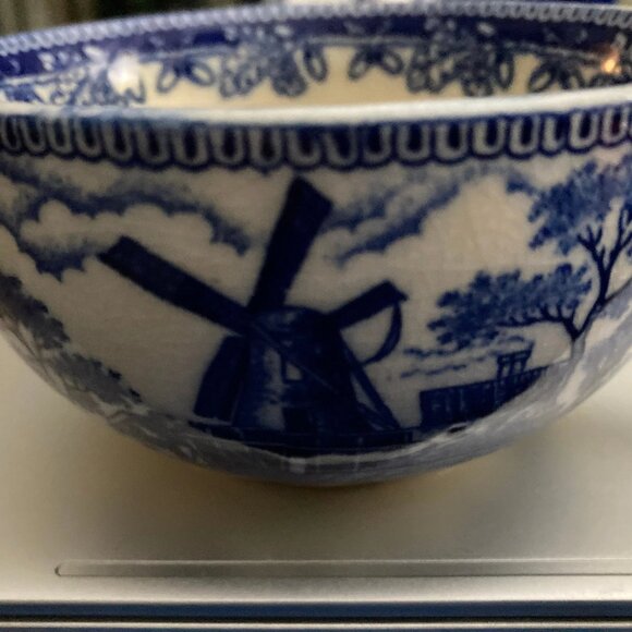 179 Vintage Porcelain Toile Tea Cup - Picture 5 of 5